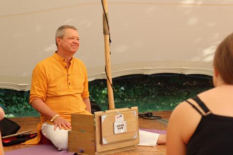 Mantra Yogalehrer/in Ausbildung Intensivwoche mit Narendra und Katyayani