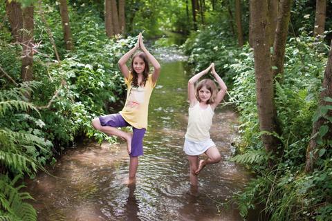 Naturforscher unterwegs - Yoga für Kinder