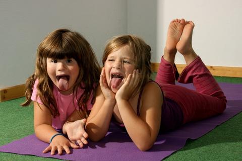 Klangspiele und Yoga für Kinder