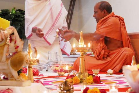 Themenwoche: Indische Rituale und Rezitationen mit Swami Nivedanananda