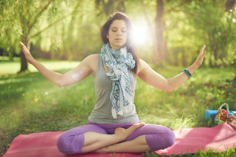 Bewusst leben, bewusst lieben mit Yoga und Stille